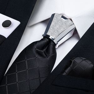 Neck Tie Set Dibangu Business Plaid Black Solid Luxury Elegant Silk Ties For Men Designer Tie Buckle zakdoek manchetknopen bruiloft accessoire 230324