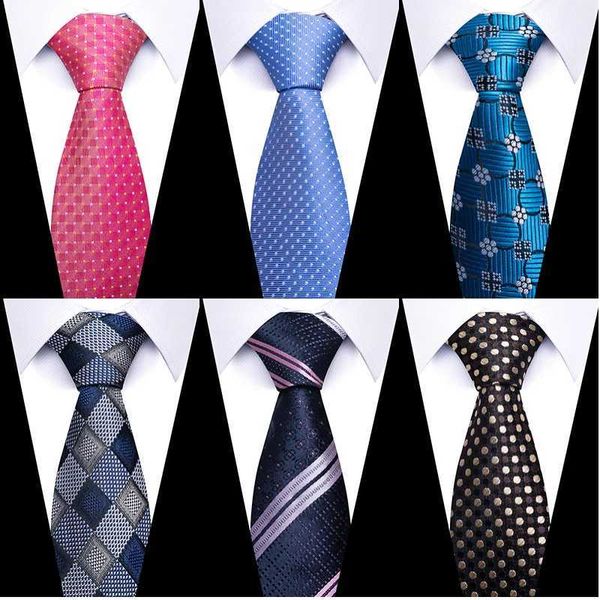 Coupie de cou set Hot Sale Tie Mandkerchief Pocket Squares Cufflink Set Tie Clip Coldage Accessoires de vêtements masculins Polka Dot April