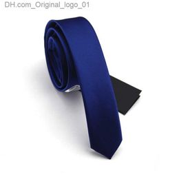 Corbatas para el cuello 2022 nueva marca de diseñador de moda de negocios Casual 4cm corbata ultrafina para hombres escote sólido apretado caja de regalo de trabajo para estudiantes Z230802