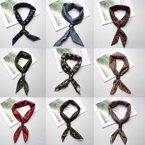 Coules de cou 6060 cm Silk Mens Mesualités garçons filles femmes petites créateurs carrés écharpe hommes accessoires de luxe Ascot Cravat 230605