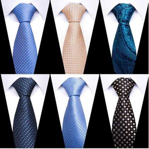 Coules de cou 8 cm pour hommes gravatas classiques multi-couleurs dernier design en décolleté de chemise accessoires rayons ciel bleu masque Bureau C240412