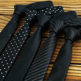 Cravates de cou Couleurs noires Skinny 5cm Cravate pour hommes Polyester Soie pour homme Rayé Points Solide Jacquard Cravat Business Party Corbatas 231216