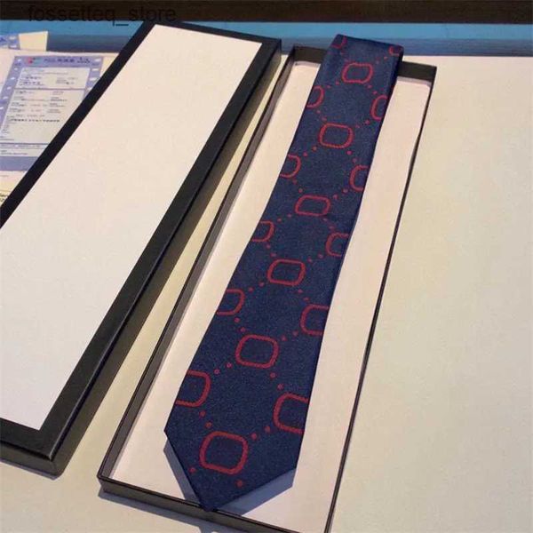 Coules de cou Designers Men Tie Tie Silk Luxury Striped Stries Mandmade Neck Tie Bow for Man Letter G Colkwear 2Color Ties L240313