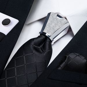Cravates DiBanGu Business Plaid Noir Solide De Luxe Élégant Cravates En Soie pour Hommes Designer Cravate Boucle Mouchoir Boutons De Manchette Accessoire De Mariage 230613