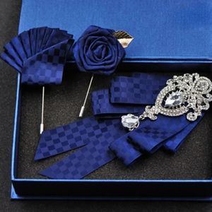 Cravates de cou Mode fait à la main noeud papillon collier de mariage de luxe strass noeud papillon cravate broche poche serviette carré ensemble cadeau pour hommes accessoires 231214