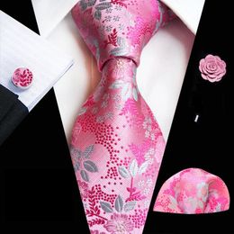 Corbatas de cuello Conjunto de corbatas florales de color rosa para hombres Conjunto de corbata de fiesta de boda Pañuelo Broche Gemelos Accesorios para hombres Gravata de alta calidad 231204