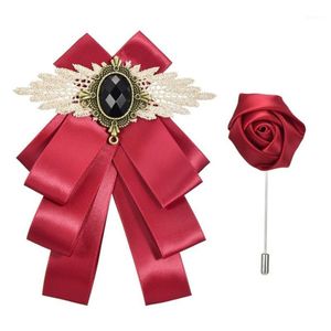 Coules de cou Broche à la main Bow Bow Mens Tie Personnalité pour hommes et épingles pour femmes Associations de banquet de mariage accessoires Rose Colla223k