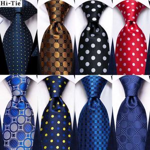 Corbata de casco Hi Tie Diseñador Azul Blanco Puntado Conta de boda de seda para hombre Mango de manejo de regalos para hombres Collar de moda Fashion Farty Direct Shippingc420407