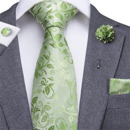 Stropdassen Hi-Tie Mannen Zijden Stropdas Grasgroen Stropdassen Bloemen Stropdas Boutonniere Zakdoek Manchetknopen Set Bruiloft Das voor Bruidegom 8,5 cm 230725