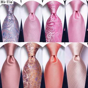 Coules de cou Hi cravate pêche rose corail massif massif de soie de mariage en soie conception de mode élégant collier pour hommes de haute qualité.