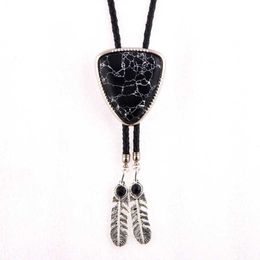 Cravates KDG Bolo tie noir Howlite triangle pierre naturelle texture alliage plume cuir Bolo tie J230227