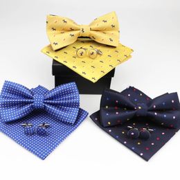 Cravates Hommes Formelle Dot Chien Rayé Polyester Bowtie Poche Carré Boutons De Manchette Ensembles Noeud Papillon Mouchoir Boutons De Manchette Lots Trois Pièces Ensemble 231204