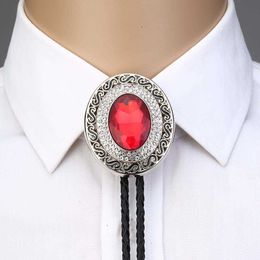 Cravates de cou Strass rouge forme ronde bolo cravate pour homme indien cowboy western cowgirl en cuir corde en alliage de zinc cravate J230227