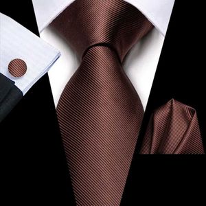 Coules de cou Solid Café Brown Silk Tie à cravates pour hommes Collier Collier Collier Couard Business Fashionnable Business Shipping Shipping High Tie Designer Q240528