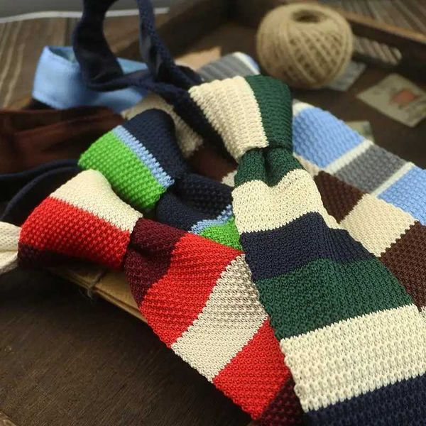 Cuella de colas de punto de punto para hombres con un estrecho escote de lana de 5.5 cm Tada Camiseta coreana Camisa de corbata casual accesorios NeclineC240410