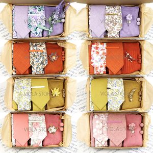 Stropdassen Altviool Design Geschenkdoos Katoen Sock Tie Sets Clip Pin Manchetknopen Zakdoek Effen Bloemen Roze Paars Heren Bruiloft Feest Das Accessoire 231013