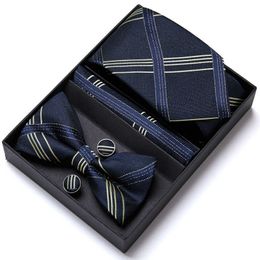 Nekbladen groothandel nieuw ontwerp cadeau vakantie stropdas bowtie hanky manchetknopen ingesteld voor mannen zijden goud bruin bloemen stropdie gravaat zakdoek j230227