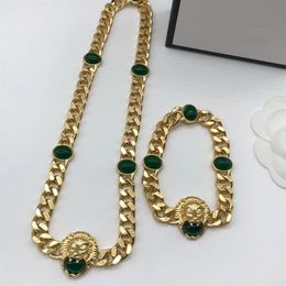 collar pulseras moda clásica chapado en oro de 18 quilates conjunto de dos piezas pulsera collares diseñador para mujer vintage cabeza de león esmeralda s2696