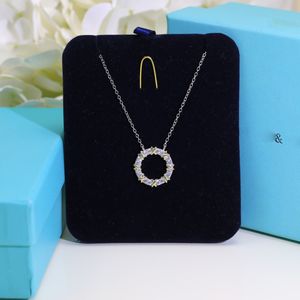 Collar collar de diseñador de marca joyería de lujo Collares Color sólido diamante Diseño Collar de mayor calidad Joyería clásica informal Día de San Valentín muy bonito