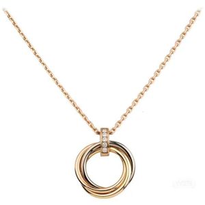 Collier Carttiers Designer De Luxe Mode Femmes Trois Anneaux Trois Couleurs Collier Galvanoplastie 18K Or Rose Simple Clavicule Chaîne Chaîne Courte