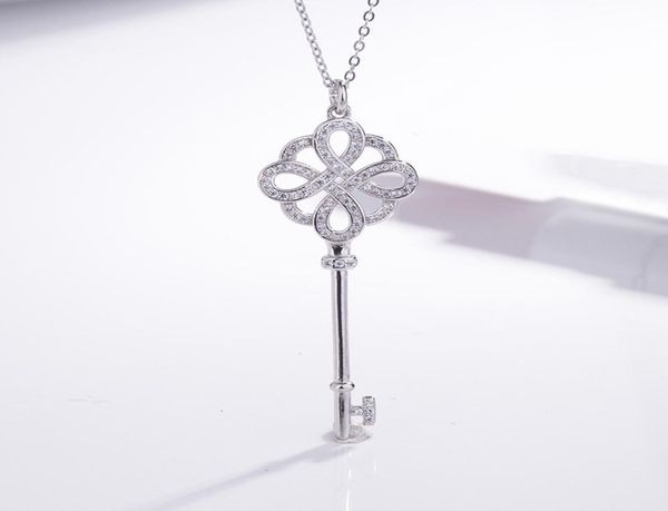 collier Noeud Chinois Sier Plaqué tempérament chaîne de pull incrustée de diamant clé modélisation pendentif clavicule luxe niche2680489