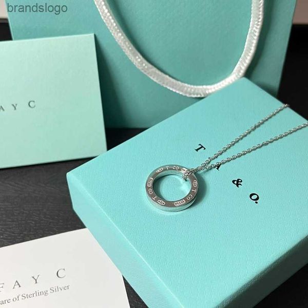 Diseñador de collar para mujer Colgante de moda Chapado en plata Cadena de letras de corazón de alta calidad Moda de verano Nueva joyería Accesorios de estilo juvenil