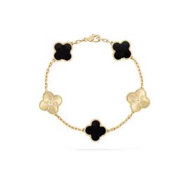 Bracelet Clover Femmes Braceuse Bracelet Gol Rose 18K Gold en acier inoxydable Diamant Imperméable Bijoux Friendship Bracelet Party Robe