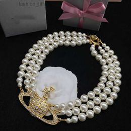 Collier de créateur de luxe pour femmes, bijoux à la mode, collier de perles en métal, collier en or, accessoires exquis, cadeaux festifs exquis