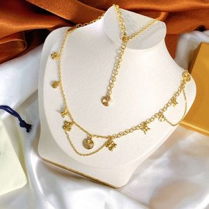 necklace Collier de créateur haut de gamme petite fleur Double couche collier femmes exquise chaîne de cou français lumière luxe petite foule collier chaîne i
