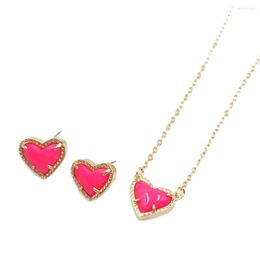 Conjunto de collar y pendientes 2022, joyería con tachuelas geométricas de amor pequeño, piedra preciosa de color Druzy de resina de corazón rosa para mujer 223O