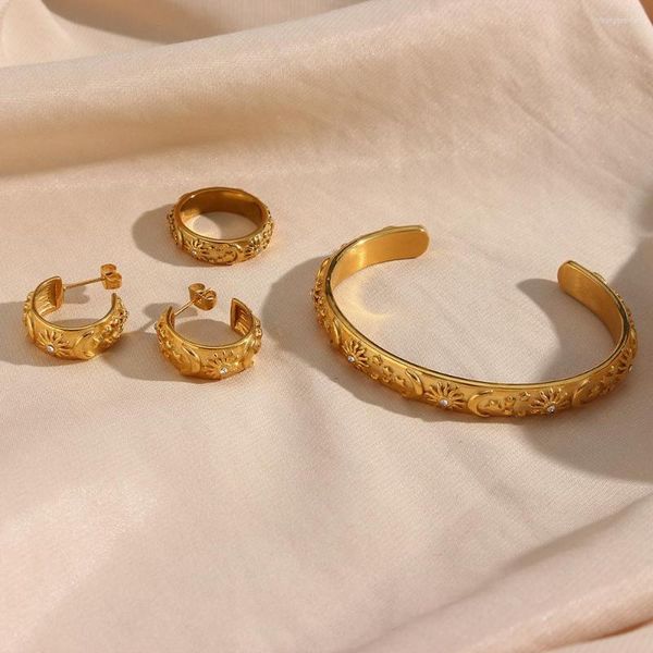 Conjunto de collar y pendientes 2022 Vintage Luna brillante circón sol estrella patrón apertura brazalete chapado en oro de 18 quilates anillos impermeables para mujeres todos los días