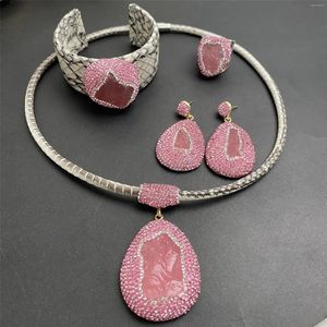 Ketting Oorbellen Set 2023 Antieke Stijl Gepersonaliseerde Banket Leer met hoogwaardige en sfeervolle natuurlijke poederkristallen Sieraden ingelegd