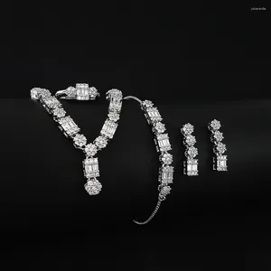 Collier Boucles d'oreilles Ensemble 2023 Arrivée 4pcs Pack Unique Design Jewelry for Women Anniversary Gift E003-R003-S003-X003