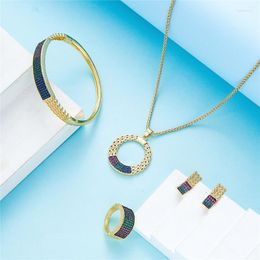 Ketting oorbellen ingesteld 2023 juli trend van 18k goud een vrouwelijke accessoires ring armband bij de hand half22