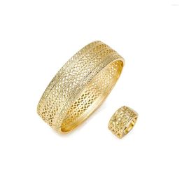 Ketting oorbellen set 2023 mei bruiloft gouden sieraden traditionele koperen armband en ring van hoge kwaliteit