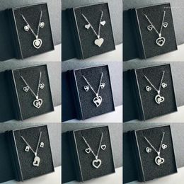 Ensemble de boucles d'oreilles et collier en acier inoxydable pour femmes, couleur argent, pendentif en forme de cœur, chaîne, boucles d'oreilles, vente en gros, 20 ensemble/lot