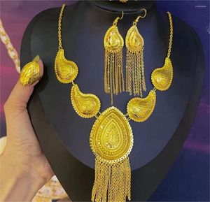 Ketting Oorbellen Set 24K Vergulde Dubai Sieraden Kwastje Dames Ring Bruidsfeest Mode Prachtig Cadeau Driedelig