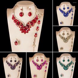 Ensemble de boucles d'oreilles et collier en Zircon cubique pour femmes, 4 pièces, pendentif goutte d'eau, Bracelet, bague, bijoux de mariage, ras du cou en strass pour femmes