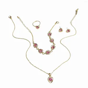 Boucles d'oreilles de collier Set 4pcs / Set Women's Jewelry Heart Design Zircon Orees Bracelet et pour les fêtes de mariage pour femmes