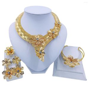 Collier Boucles d'oreilles Set African Gold Color Bijoux pour les femmes Pendre fleuris