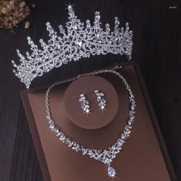 Collier Boucles d'oreilles Set Baroque Crystal Flowers Bridal for Women Tiaras Crown Set Bride Marid Robe Bijoux Dubaï