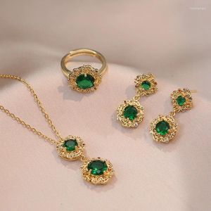 Ensemble de boucles d'oreilles et collier de mariée en pierre verte ronde en Zircon, grande fleur, pendentif en acier inoxydable, colliers de clavicule pour femmes