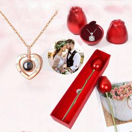 Ensemble de boucles d'oreilles et collier avec projection personnalisée, coffret cadeau créatif en forme de rose pour femme, petite amie, cadeau de Saint-Valentin, bijoux romantiques à la mode, 2023
