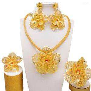 Ketting oorbellen set dubai 24k gouden kleur sieraden rozenbloem ontwerp armband voor vrouwen bruidsring