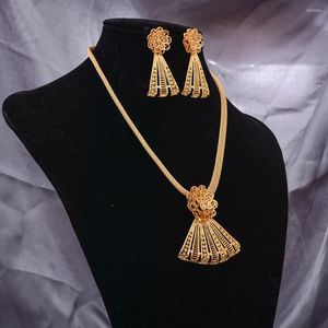 Ketting oorbellen set dubai 24k gouden kleur sieraden voor vrouwen oorrang Nigeria Marokkaanse bruids accessorie bruiloft