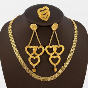 Ketting oorbellen set Dubai gouden kleur sieraden romantisch hart ontwerp bungelen met ketting vergulde Nigeriaanse ooraccessoires geschenken