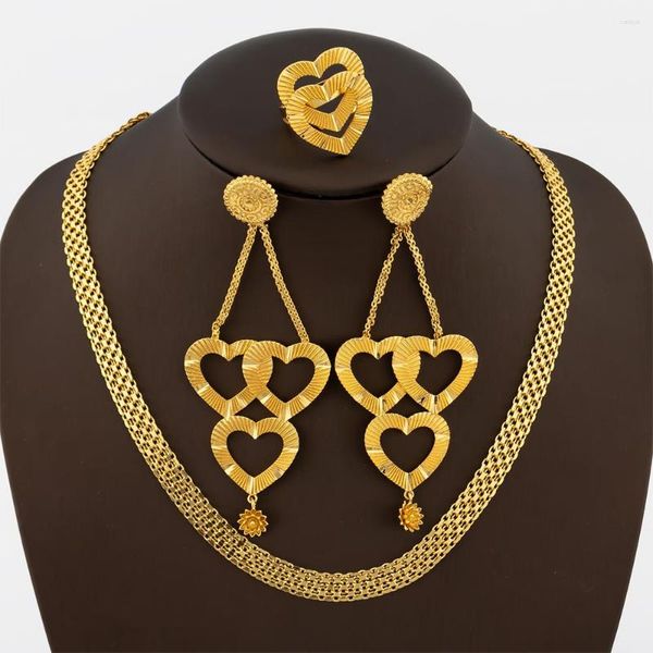 Ensemble de boucles d'oreilles et collier, bijoux couleur or de dubaï, Design romantique en forme de cœur, pendentif avec chaîne plaquée, accessoires d'oreille nigérians, cadeaux