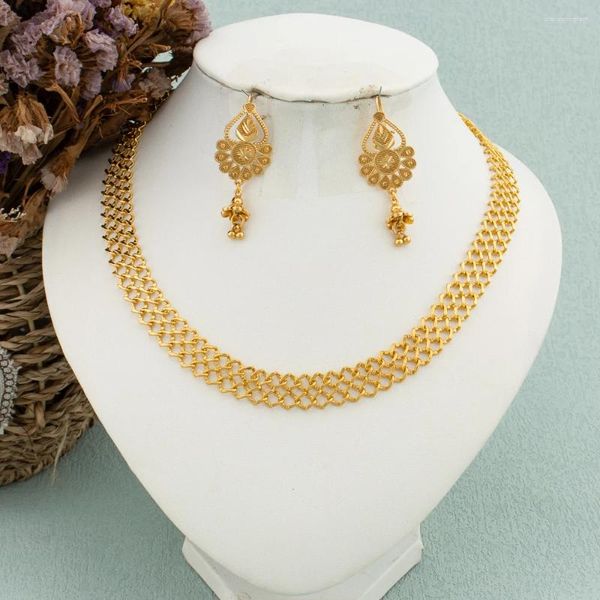 Pendientes de collar Juego de joyería de color de oro Dubai para mujeres Drop Cadena Niñón boda nigeriana Desgaste diario regalo de accesorio