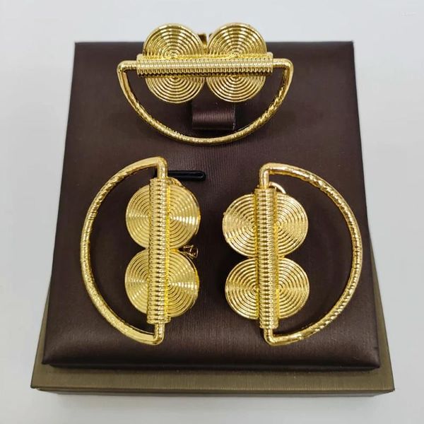 Conjunto de collar y pendientes para mujer, joyería de Color dorado de Dubái, Clip de diseño y anillo, accesorios para la oreja para fiesta de bodas, uso diario