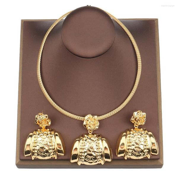 Boucles d'oreilles de collier Set Dubai Gold Color Jewelry Women Pender Fashion Pendeur et Big Size Bridal